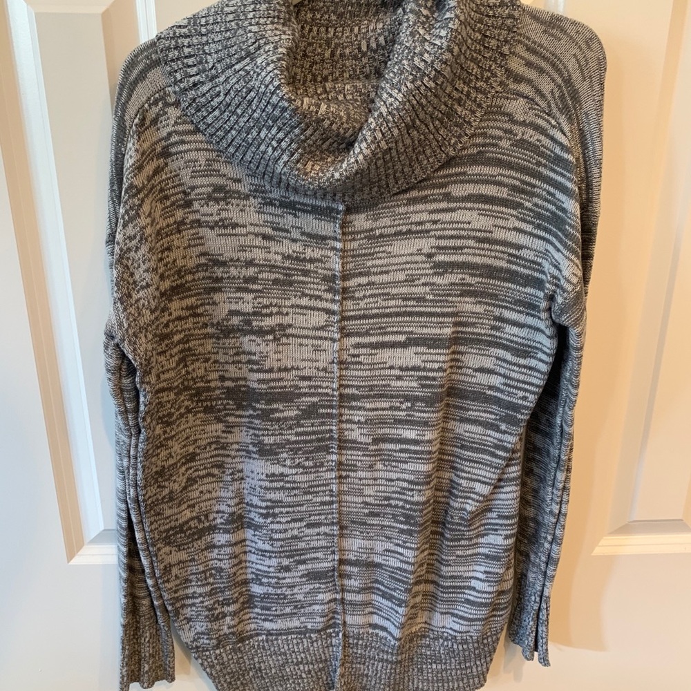 Women’s cowl/turtle neck sweater